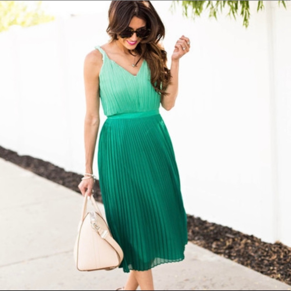 NWT Banana Republic Green Ombre Pleated Midi Dress